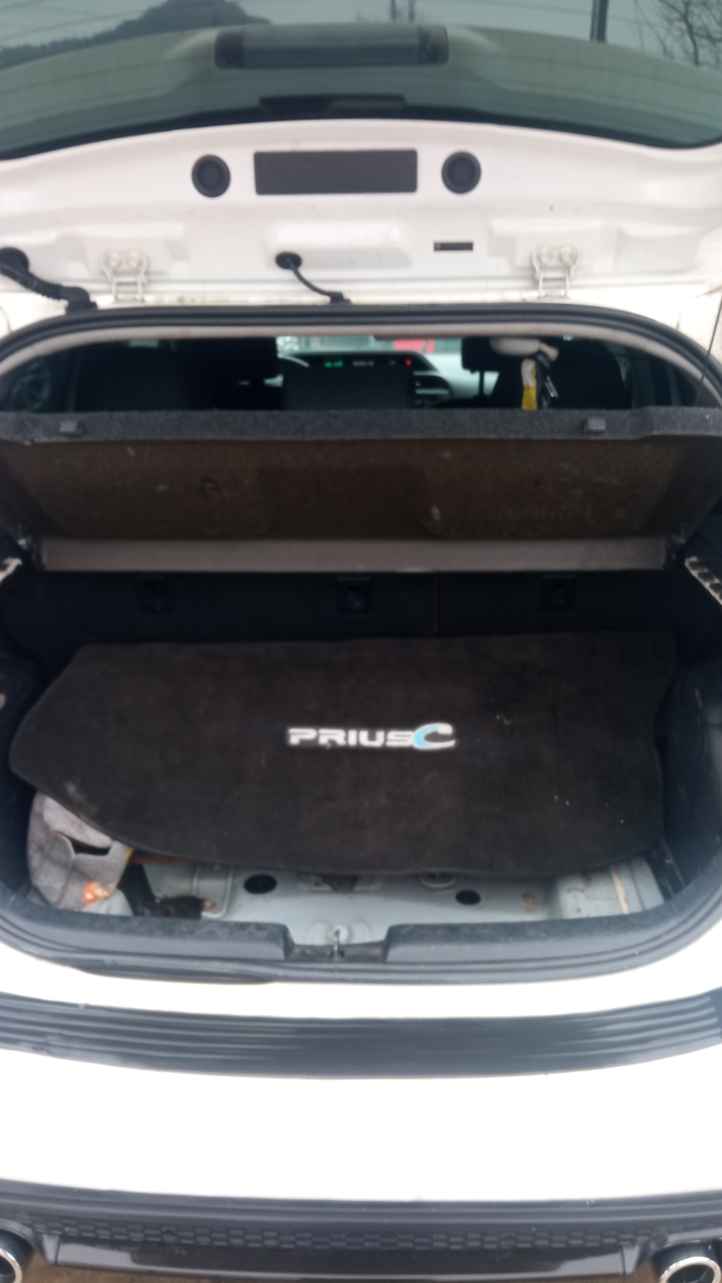 Toyota Prius C 2013 — photo 2