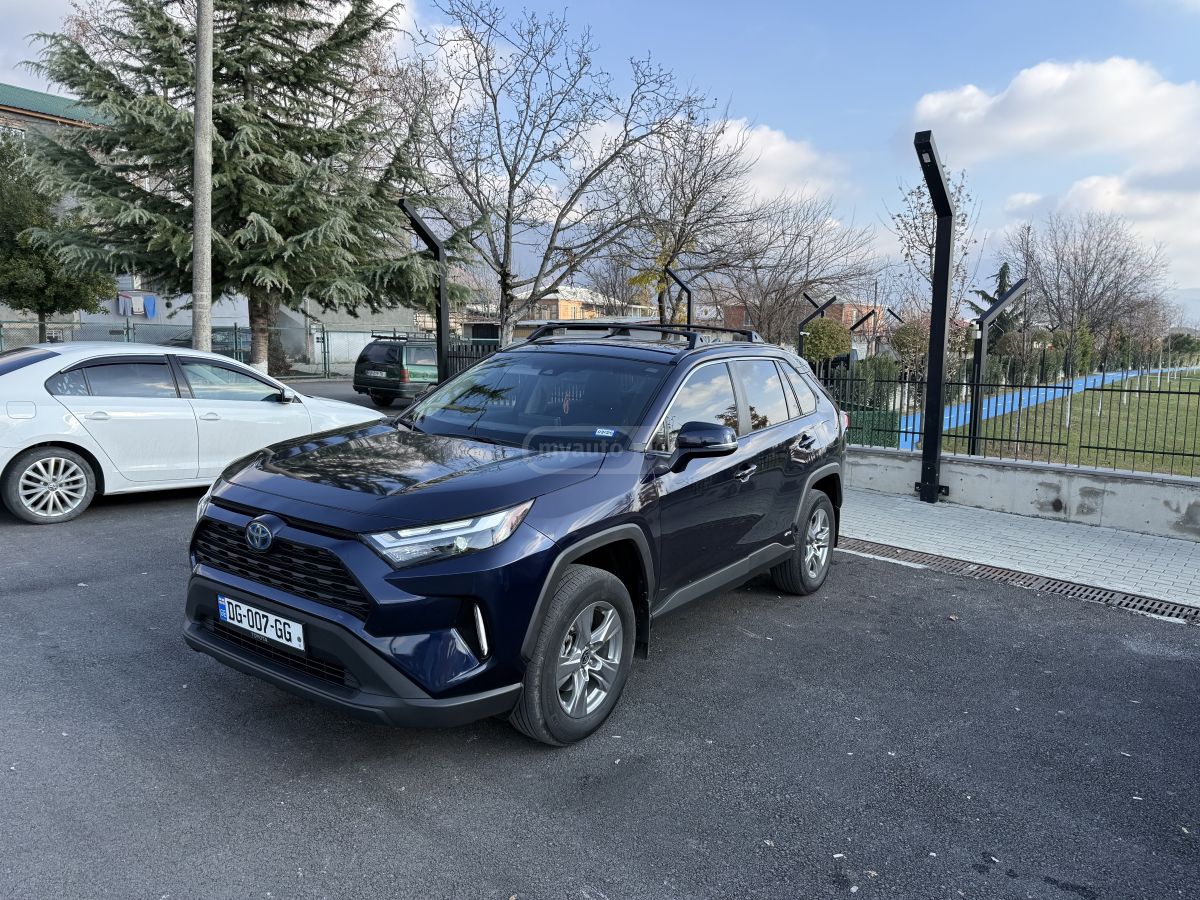 Toyota RAV4 2024 — photo 2