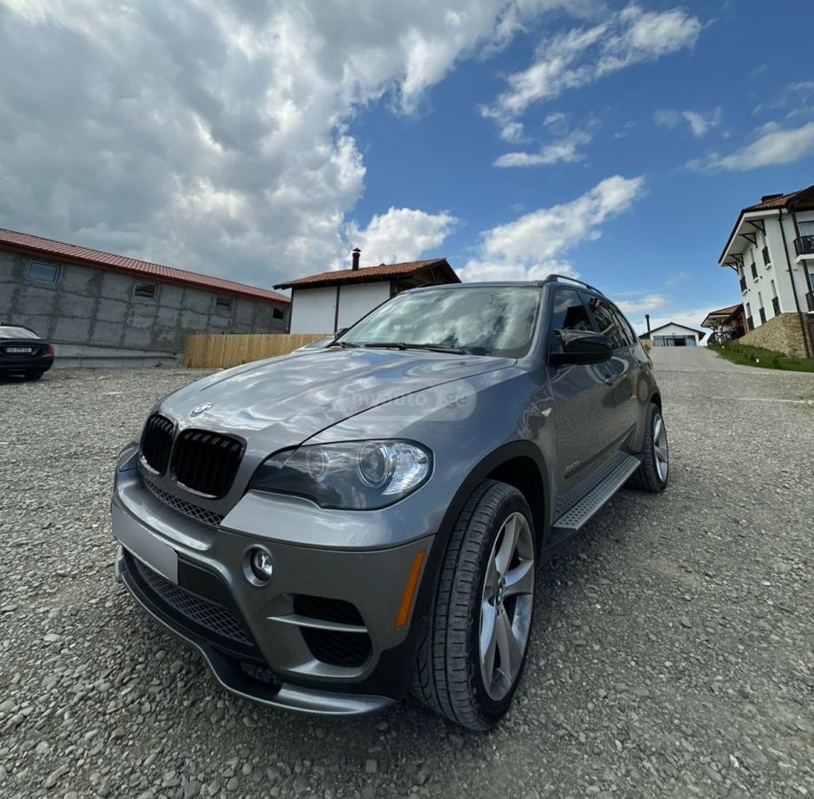 BMW X5 2011 — photo 2