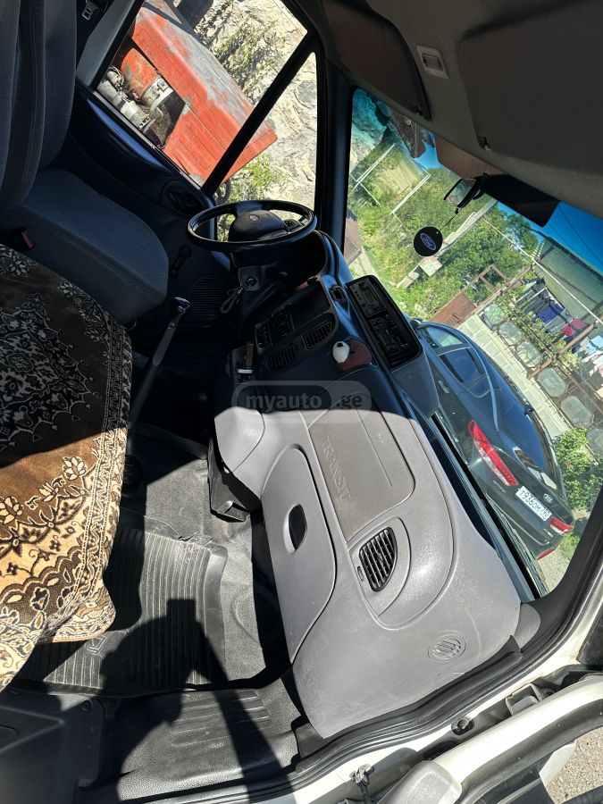 Ford Transit 2001 — photo 2