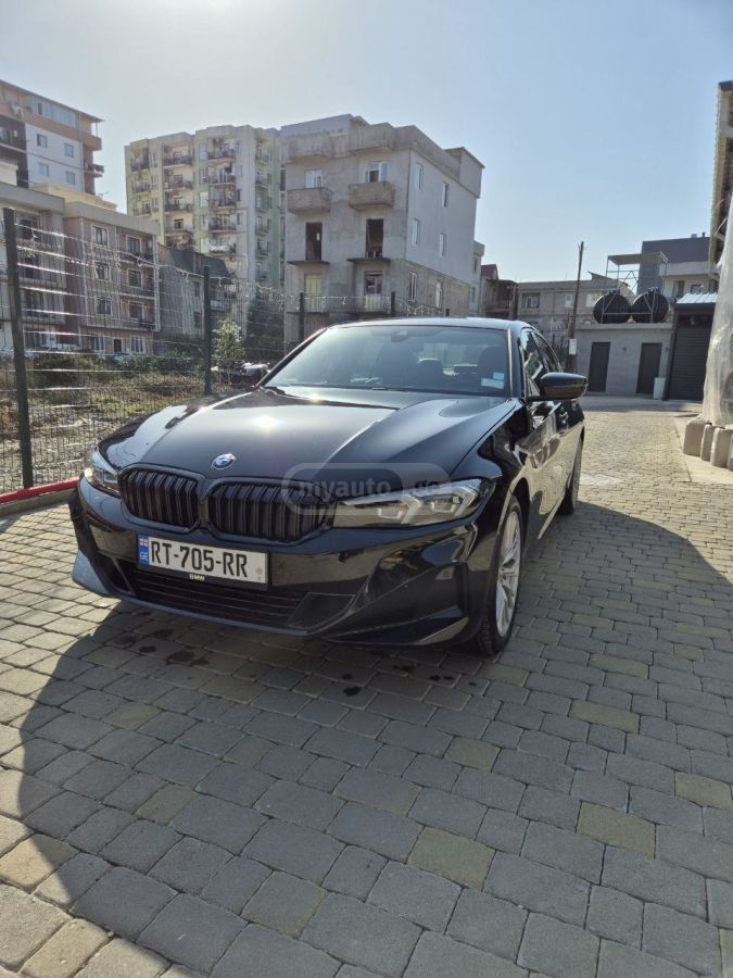 BMW 330 2024 — photo 2