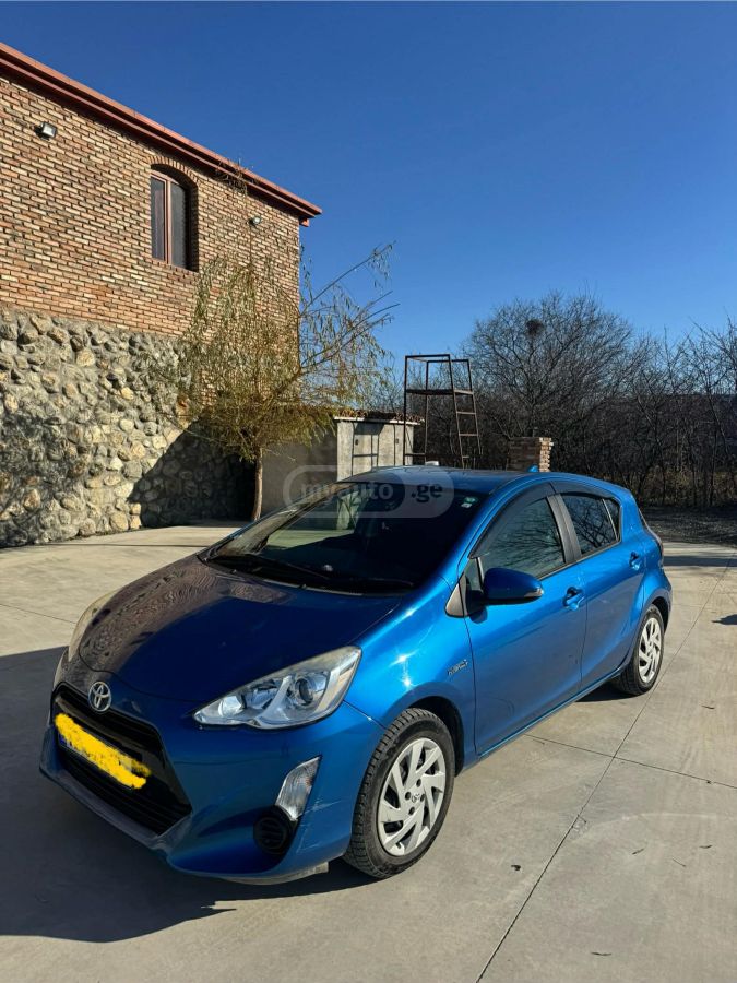 Toyota Aqua 2015 — photo 2