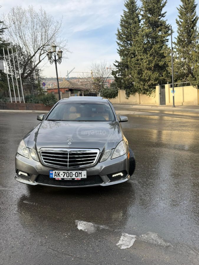 Mercedes-Benz E 350 2011 — photo 2