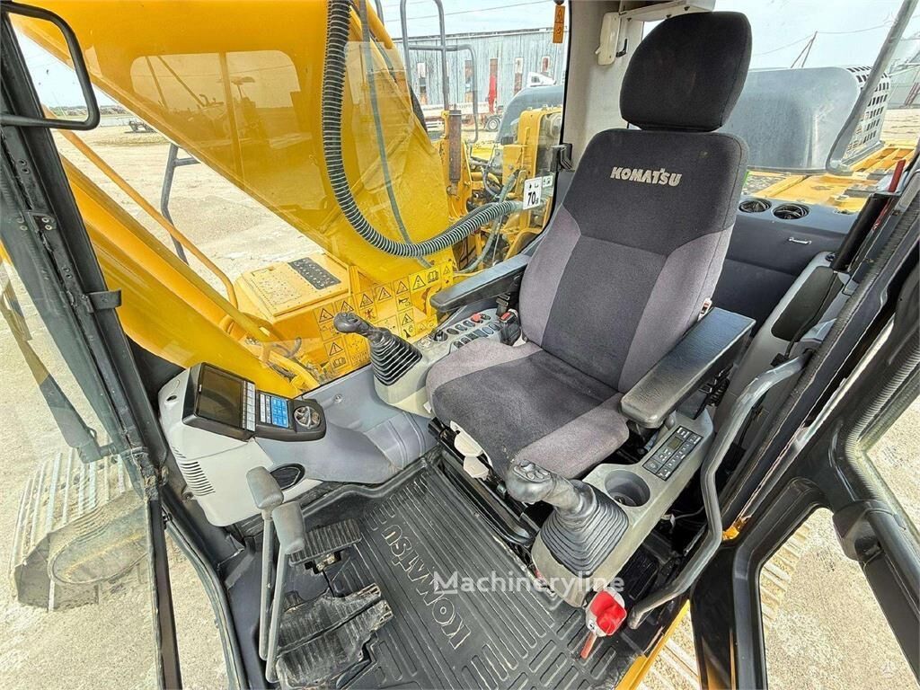 Hino D155AX 2015 — photo 2