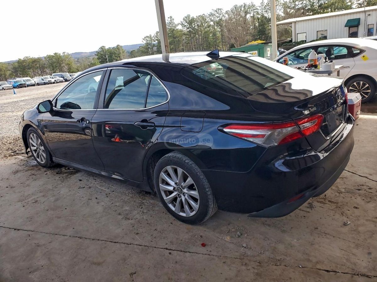 Toyota Camry 2019 — photo 2