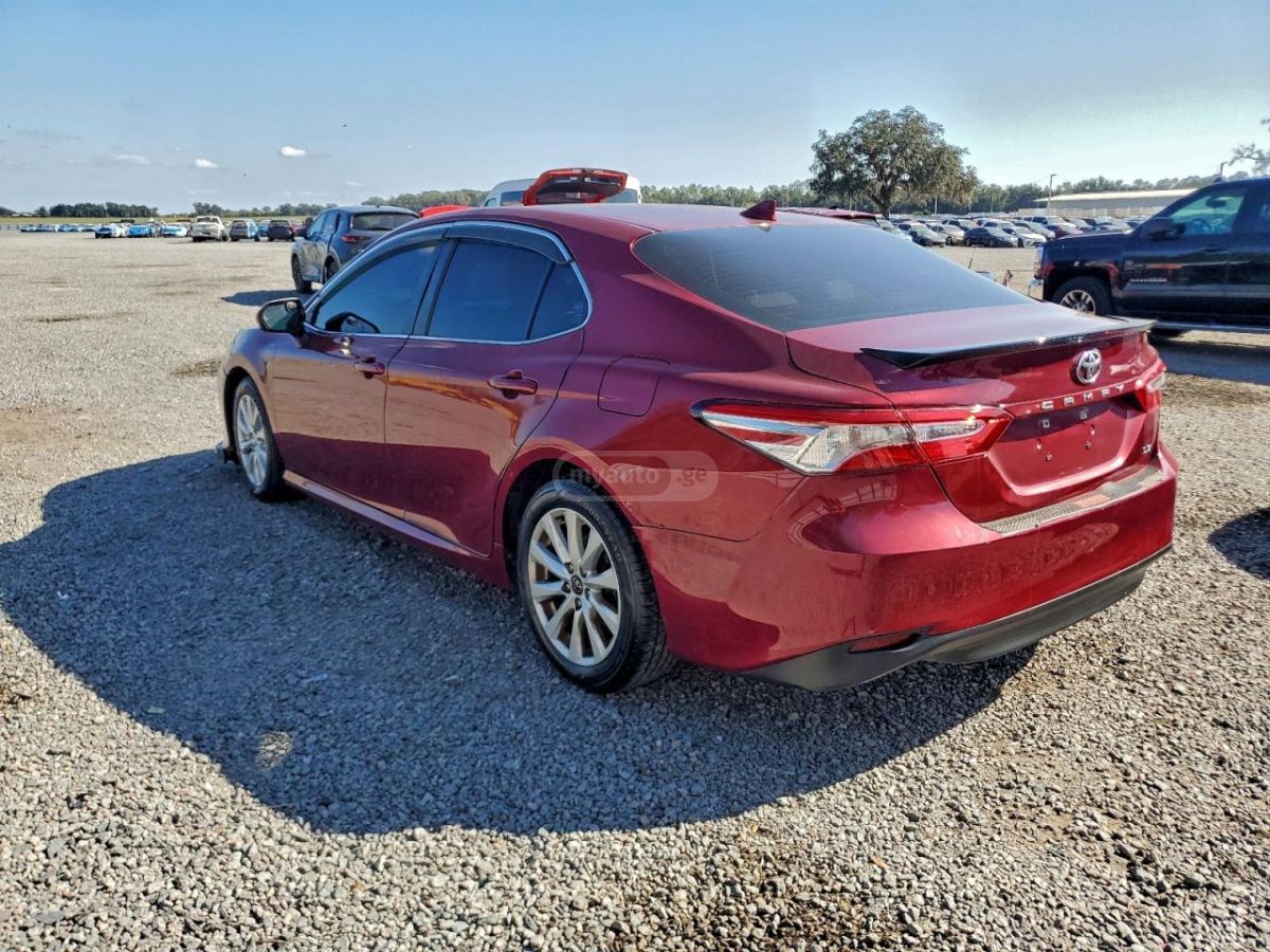 Toyota Camry 2020 — photo 2