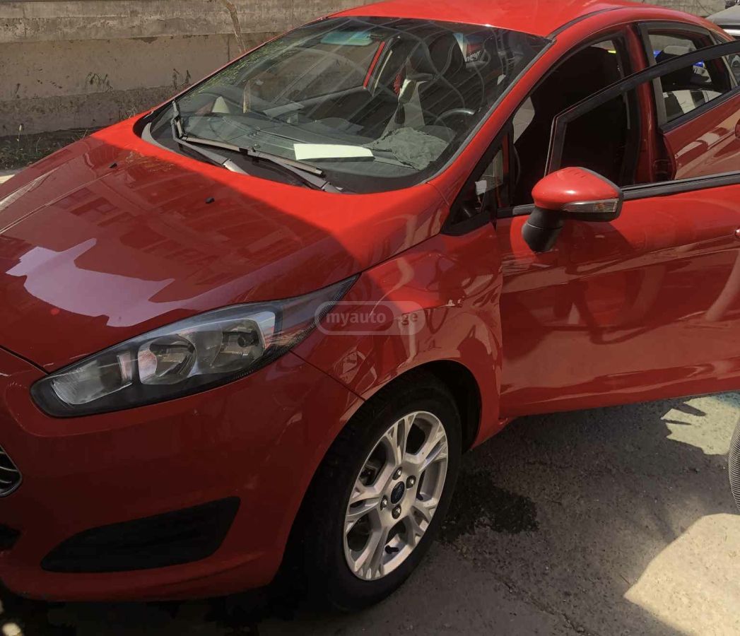 Ford Fiesta 2015 — photo 2