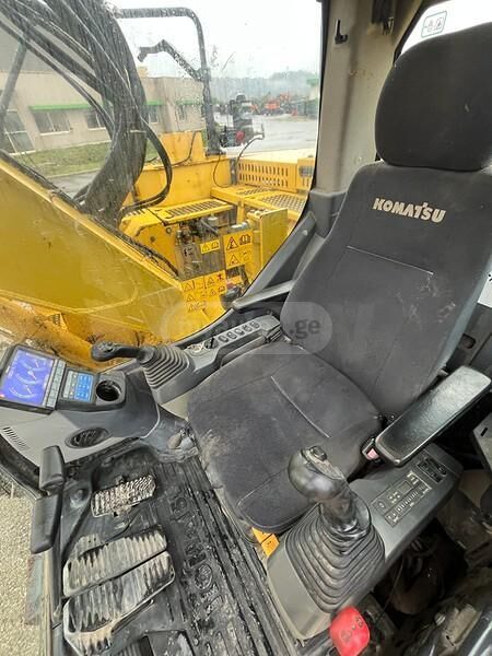 Hino D155AX 2014 — photo 2