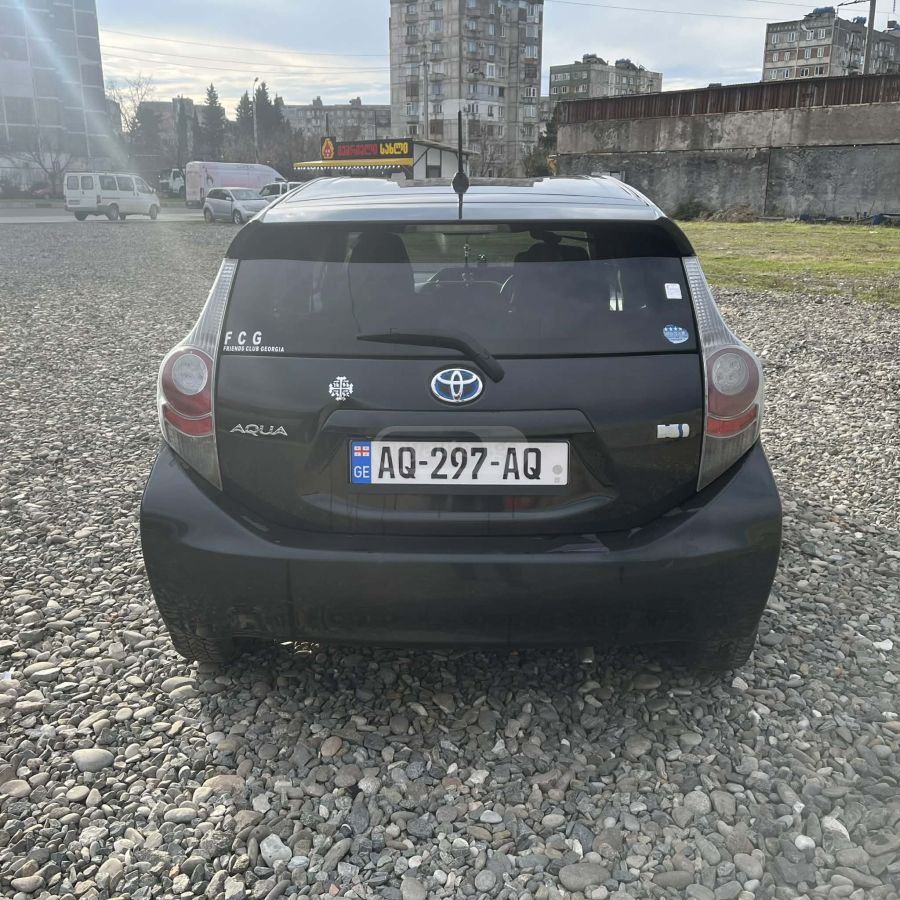 Toyota Aqua 2012 — photo 2