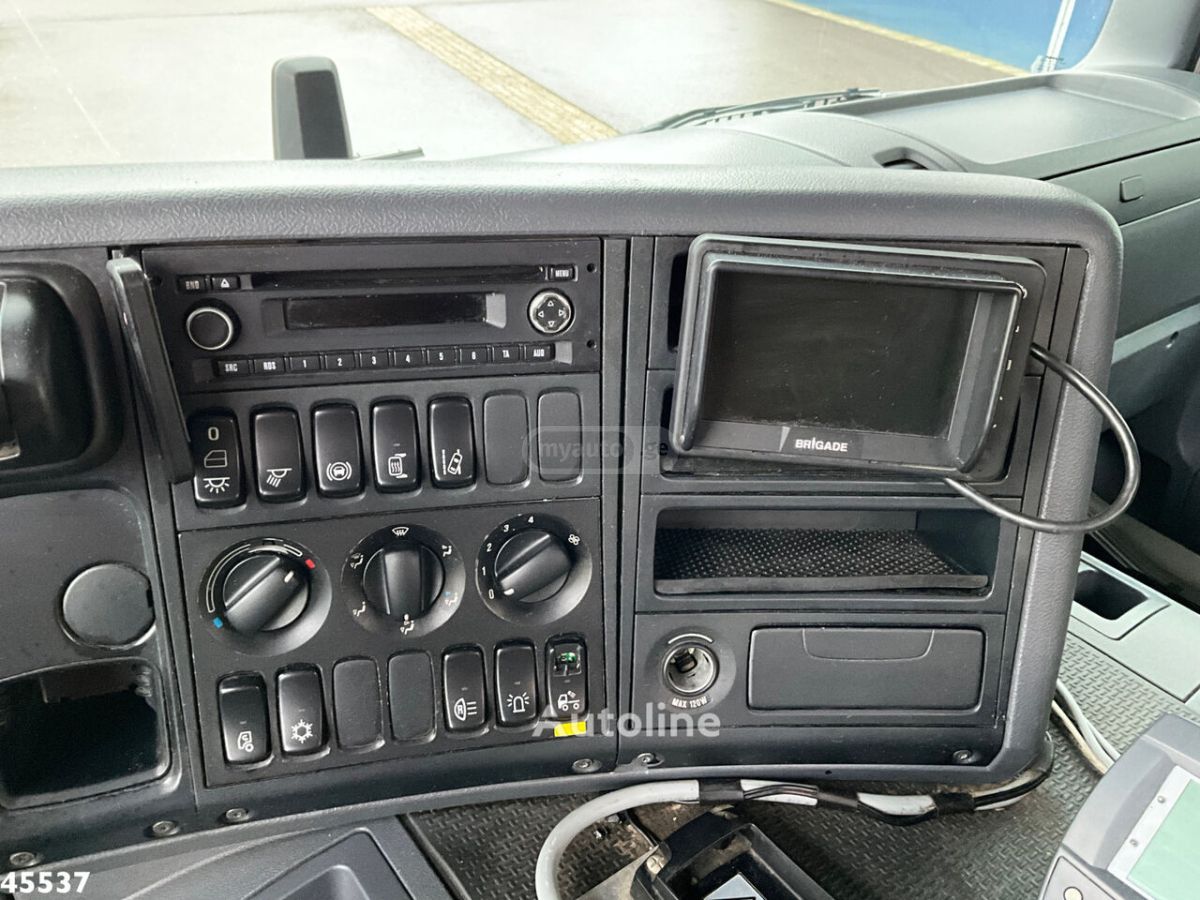 Saab 400 2018 — photo 2