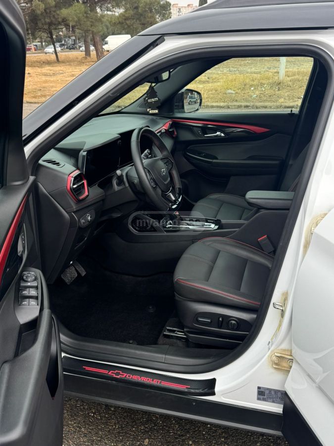 Chevrolet Trailblazer 2023 — photo 2