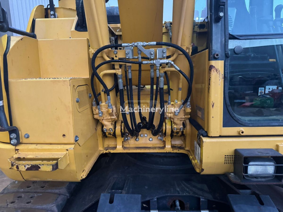 Hino D155AX 2017 — photo 2
