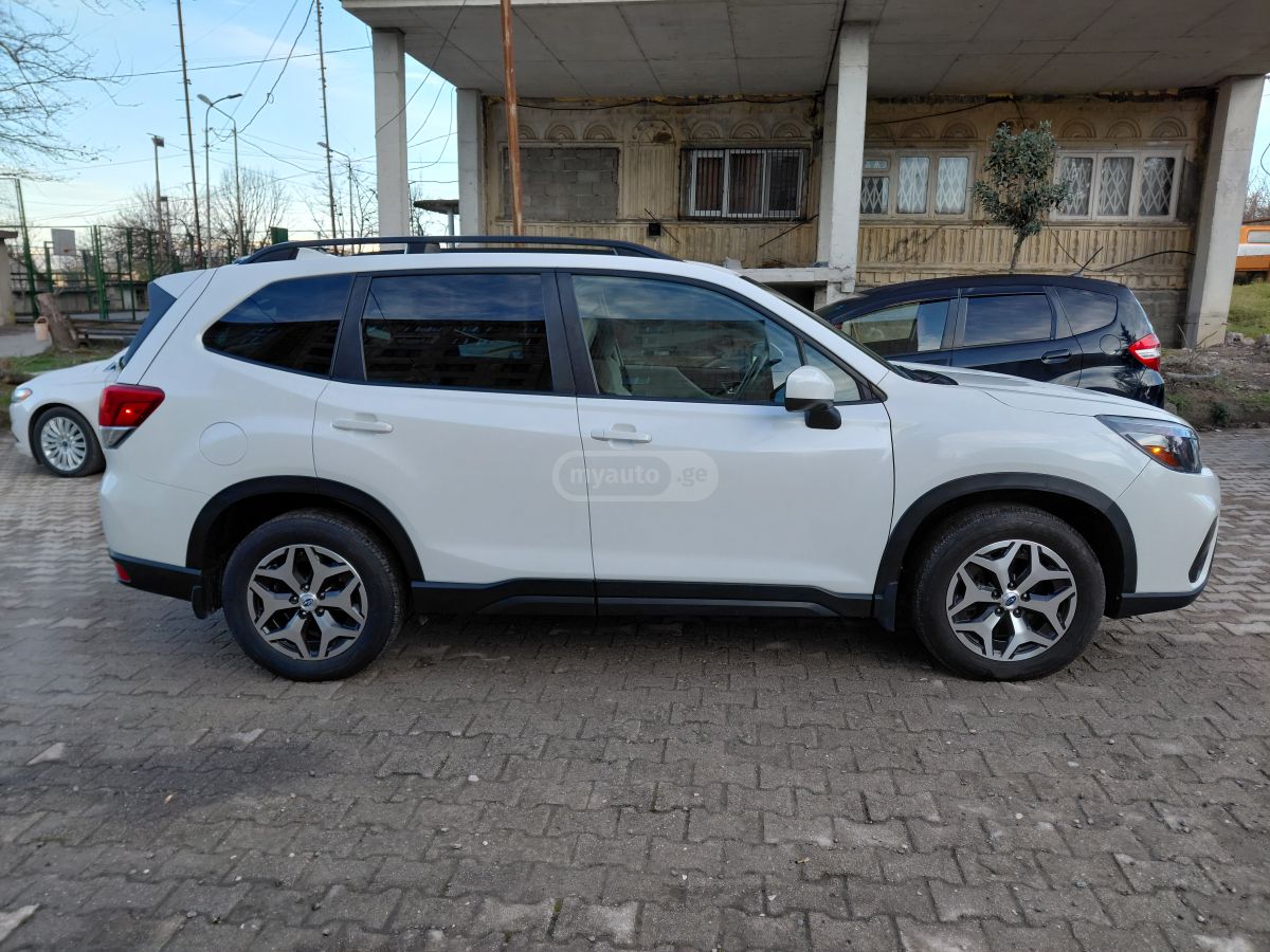 Subaru Forester 2021 — photo 2