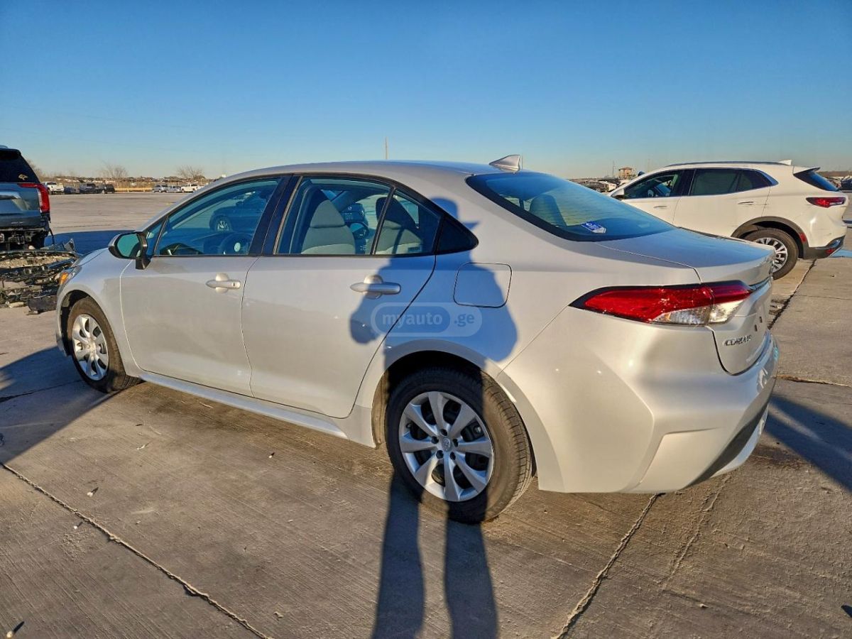 Toyota Corolla 2022 — photo 2
