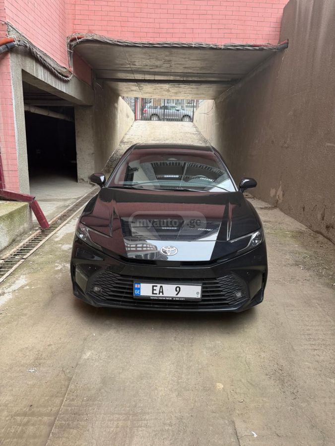 Toyota Camry 2024 — photo 2