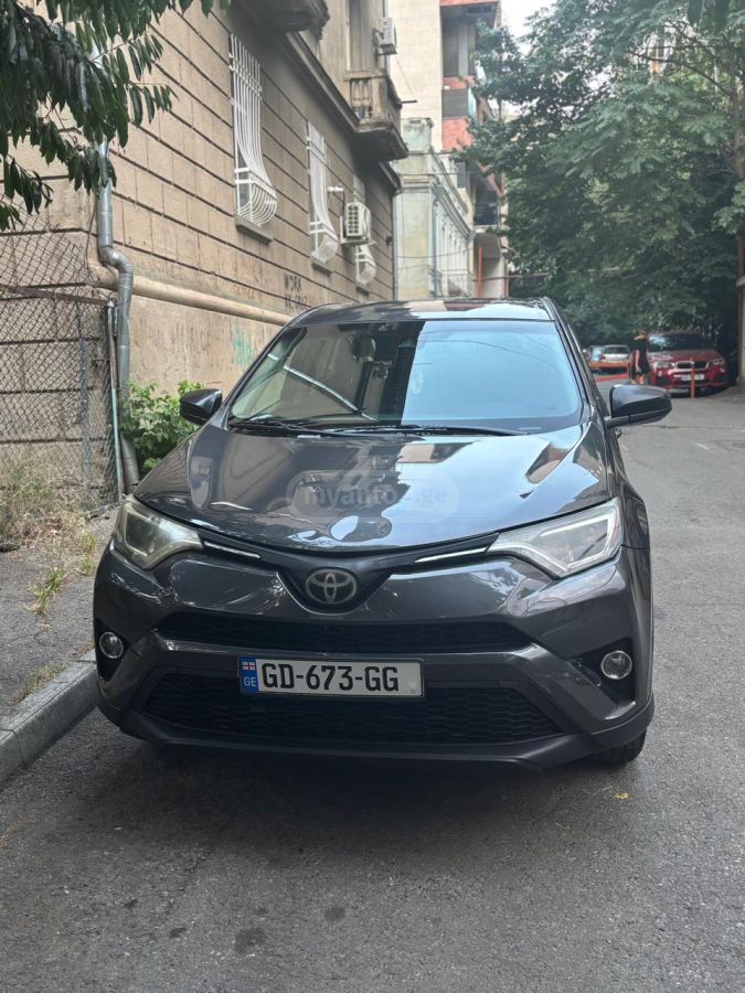 Toyota RAV4 2017 — photo 2
