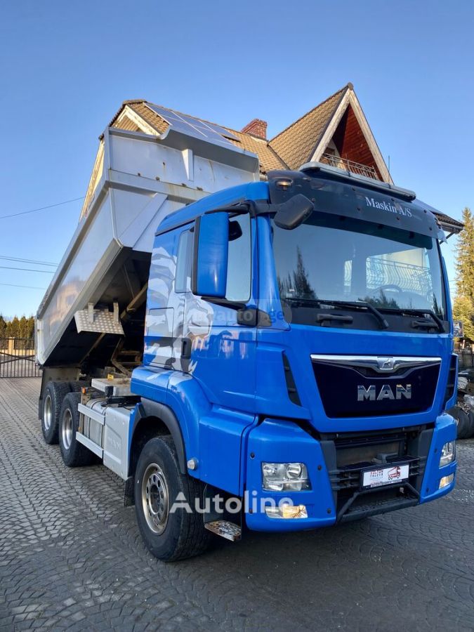 Isuzu TGS