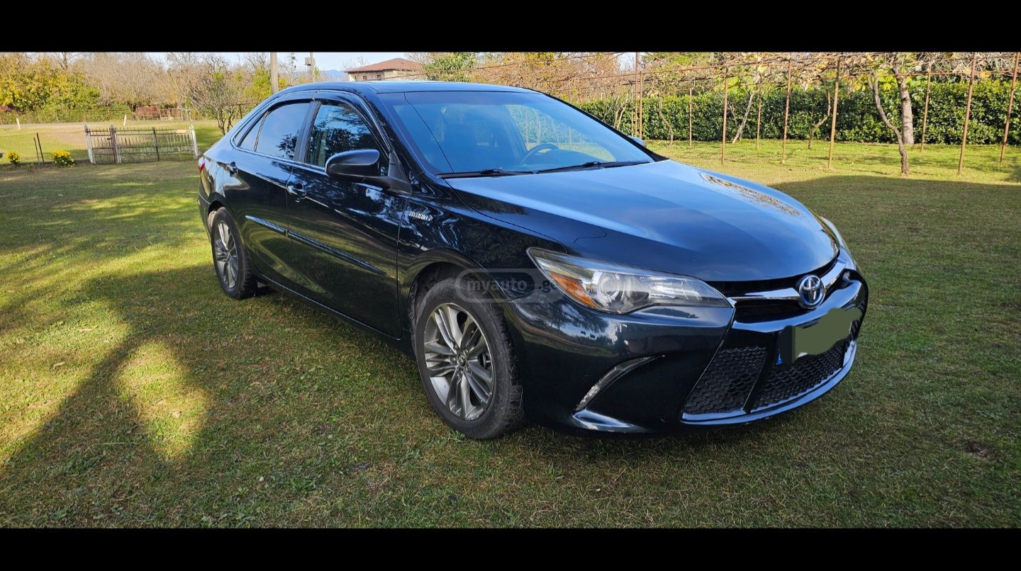 Toyota Camry 2016 — photo 2