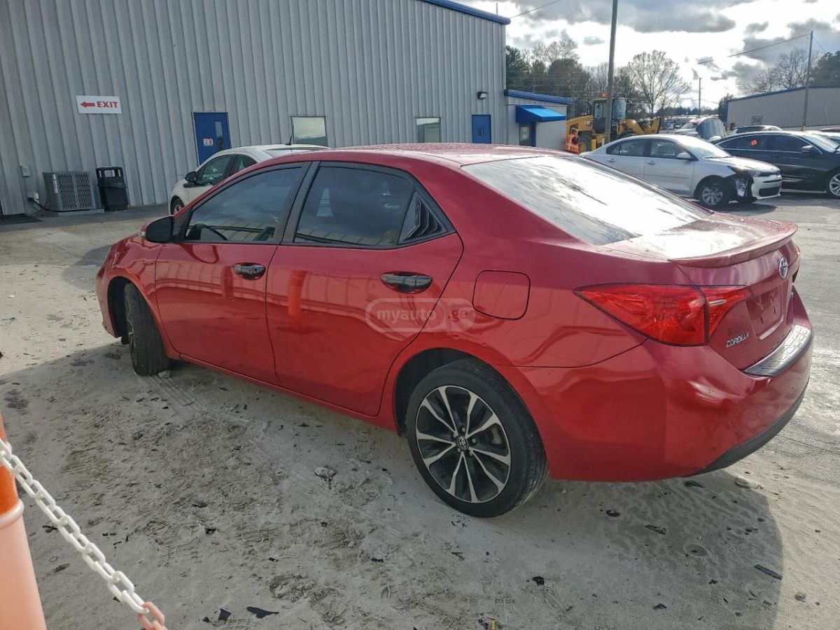 Toyota Corolla 2017 — photo 2