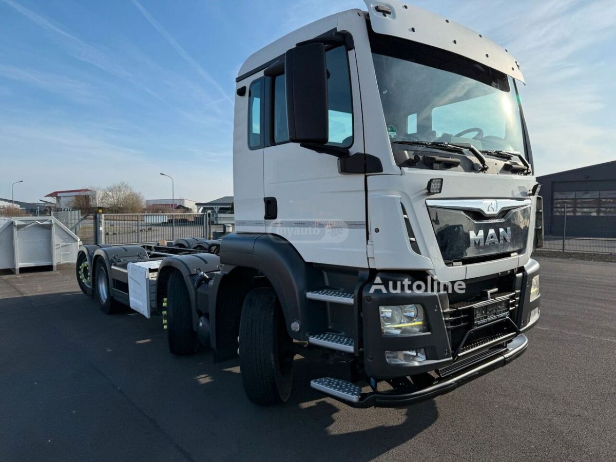 Isuzu TGS
