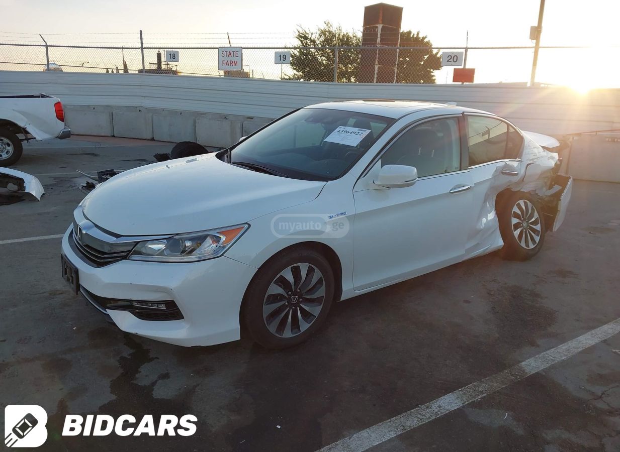 Honda Accord 2017 — photo 2