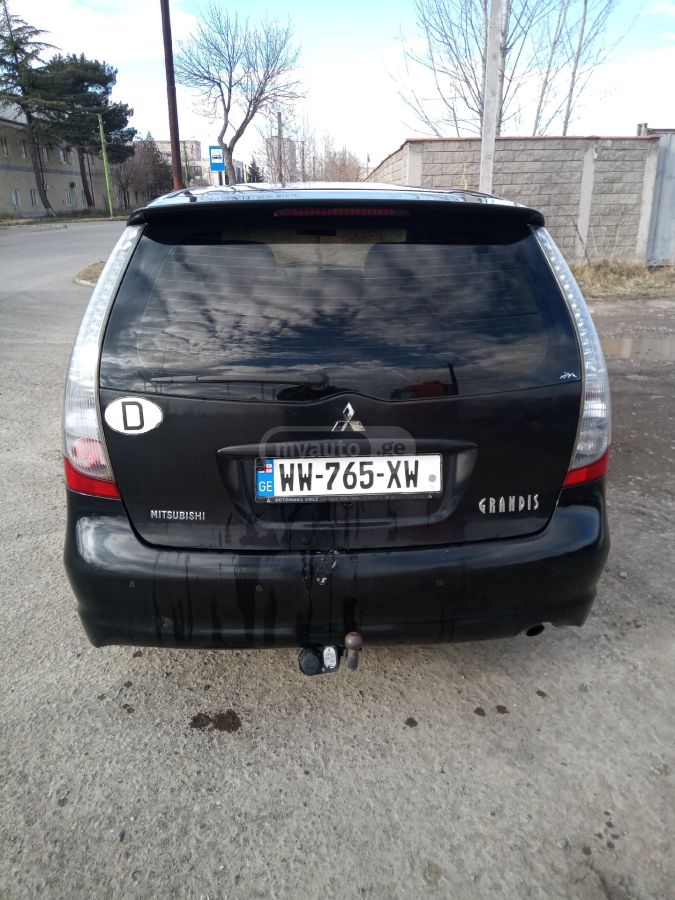 Mitsubishi Grandis 2008 — photo 2
