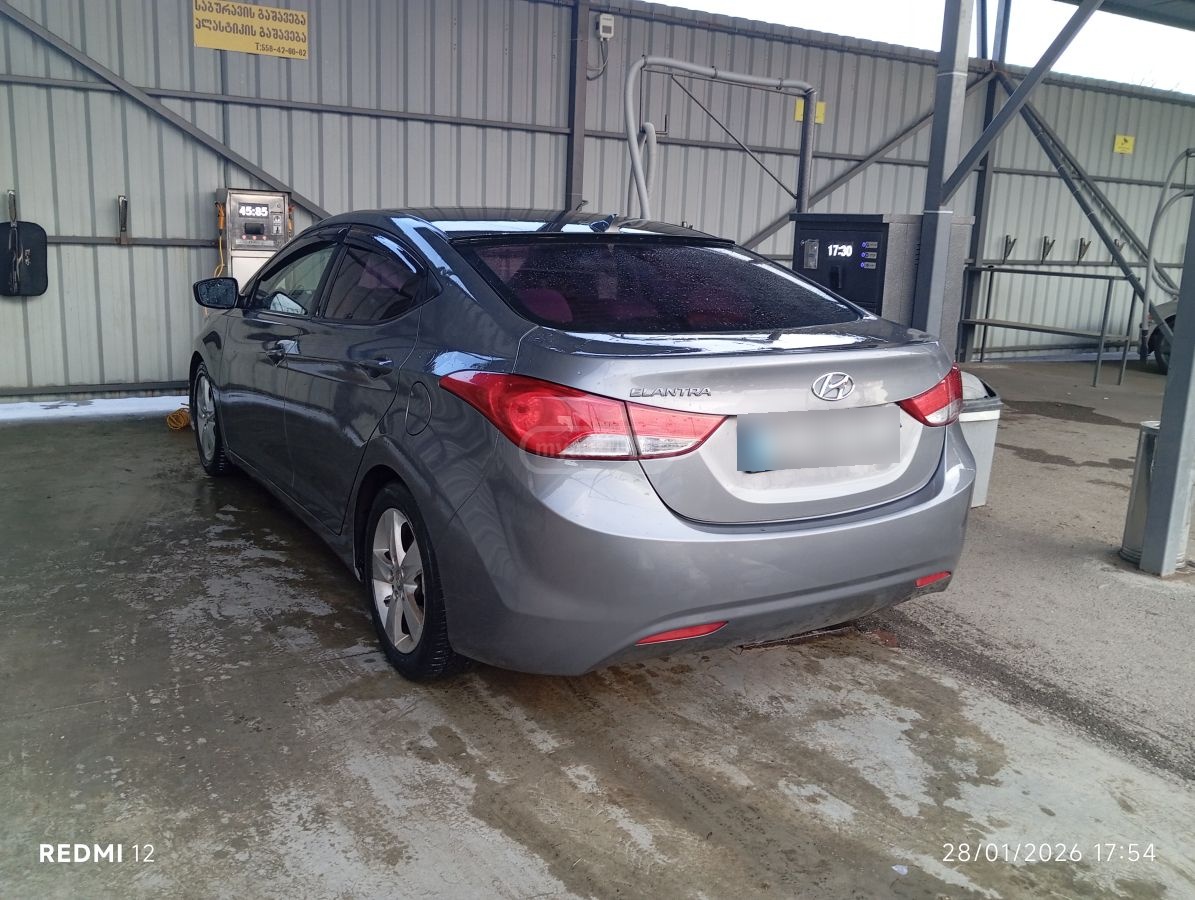 Hyundai Elantra 2013 — photo 2