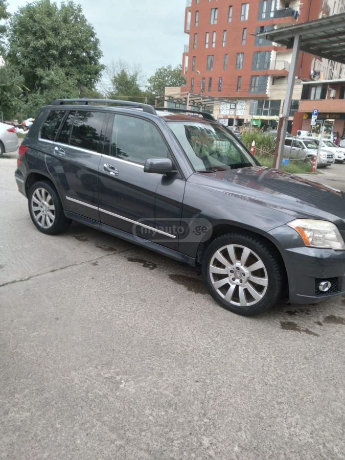 Mercedes-Benz GLK 350 2010 — photo 2