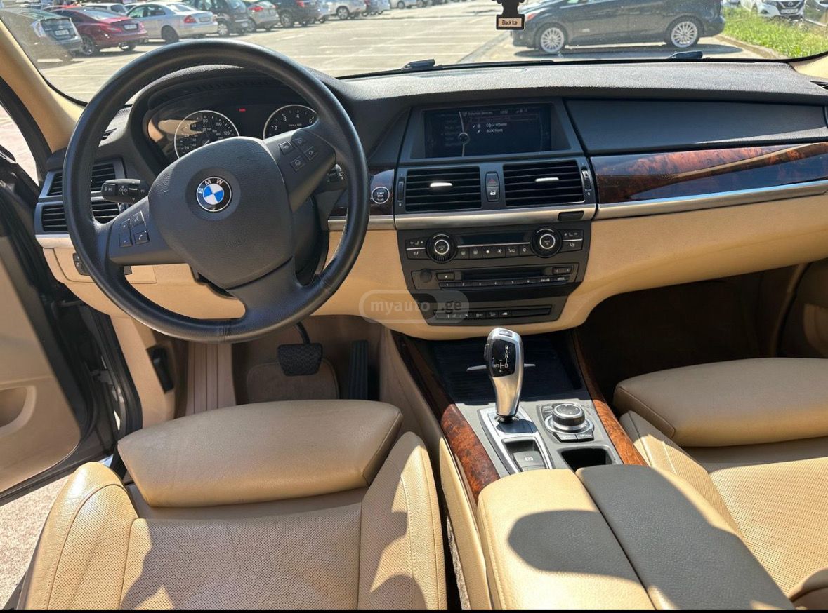 BMW X5 2013 — photo 2