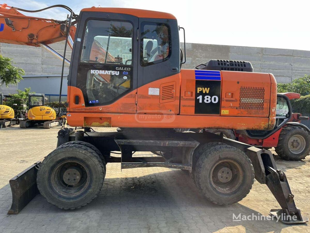 Hino D155AX