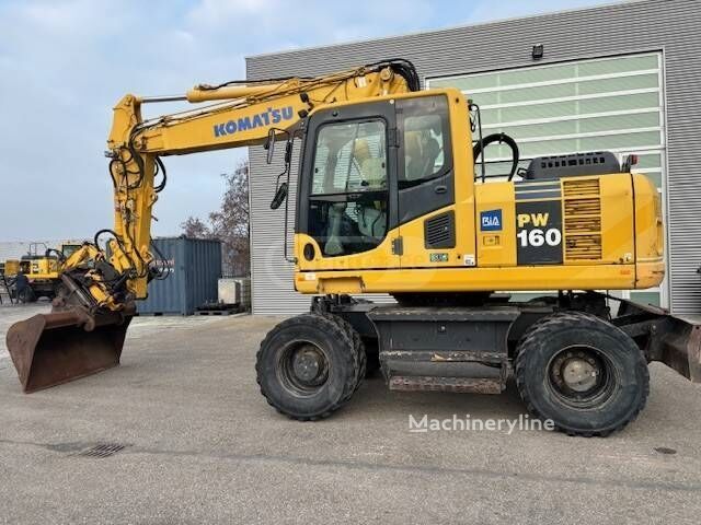 Hino D155AX 2016 — photo 2