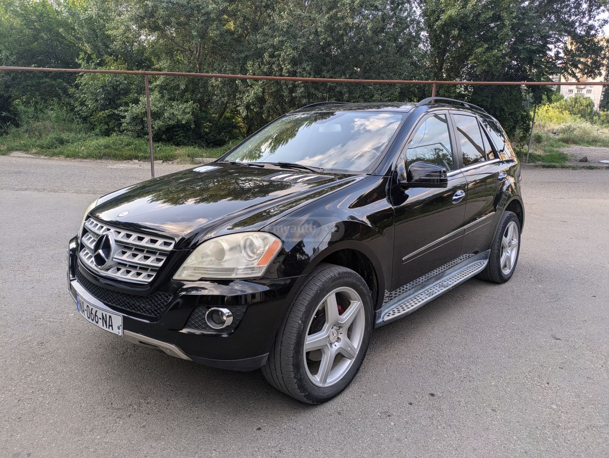 Mercedes-Benz ML 350 2010 — photo 2
