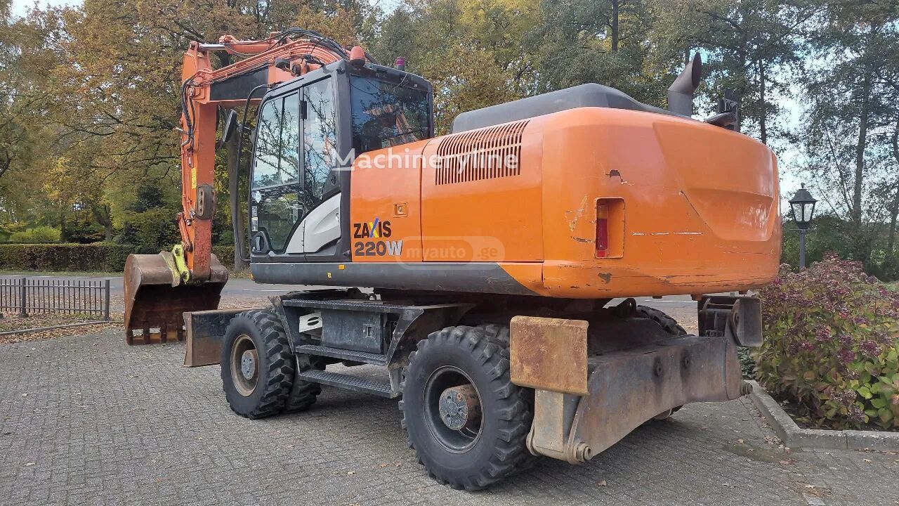 Hitachi 6420 2015 — photo 2