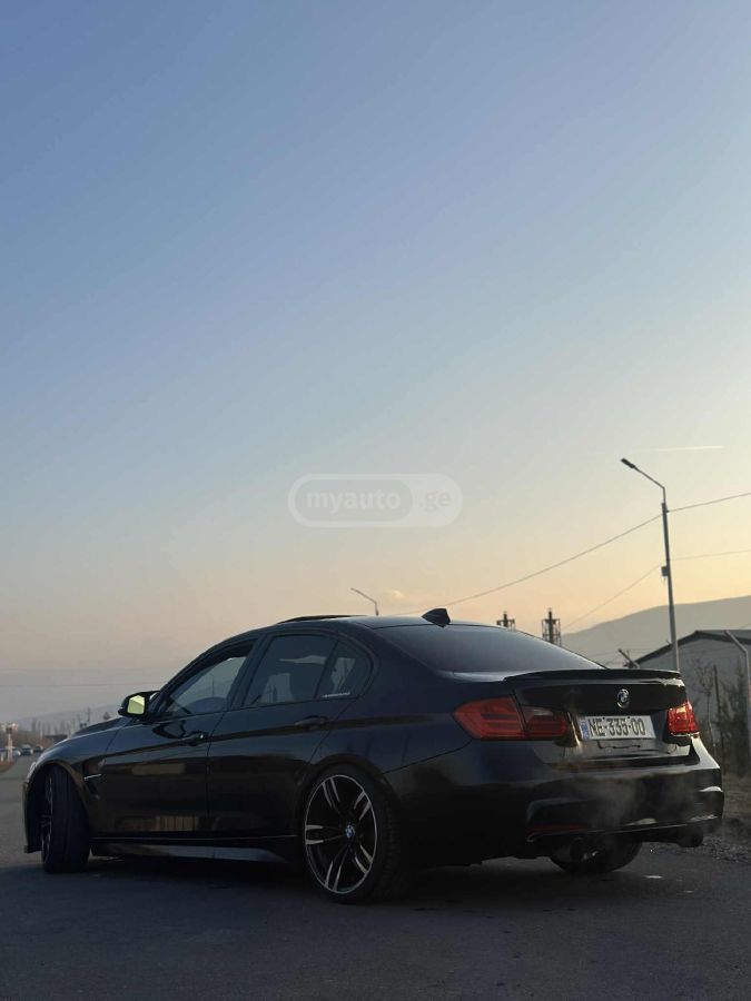 BMW 335 2012 — photo 2