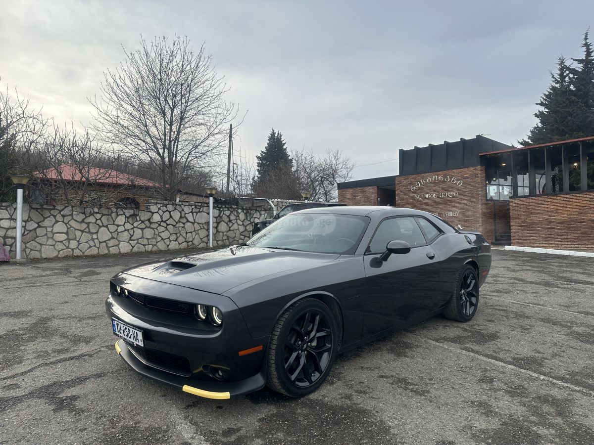 Dodge Challenger 2022 — photo 2