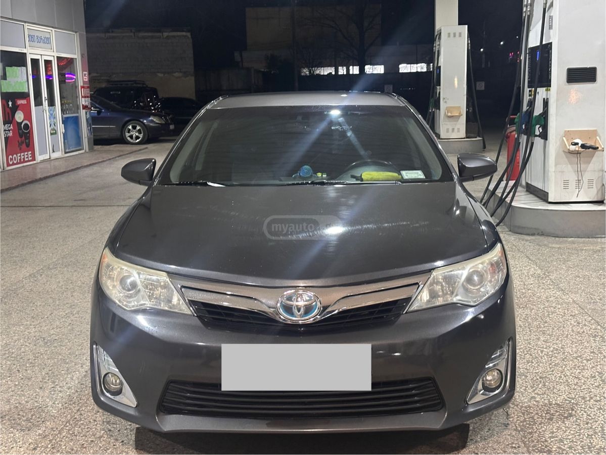 Toyota Camry 2014 — photo 2