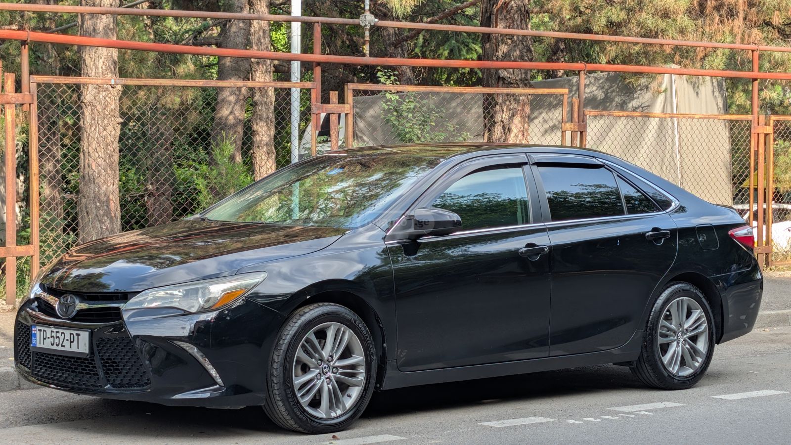Toyota Camry 2015 — photo 2