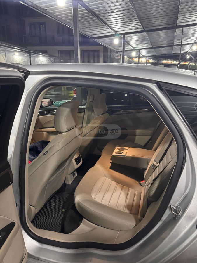 Ford Fusion 2017 — photo 2