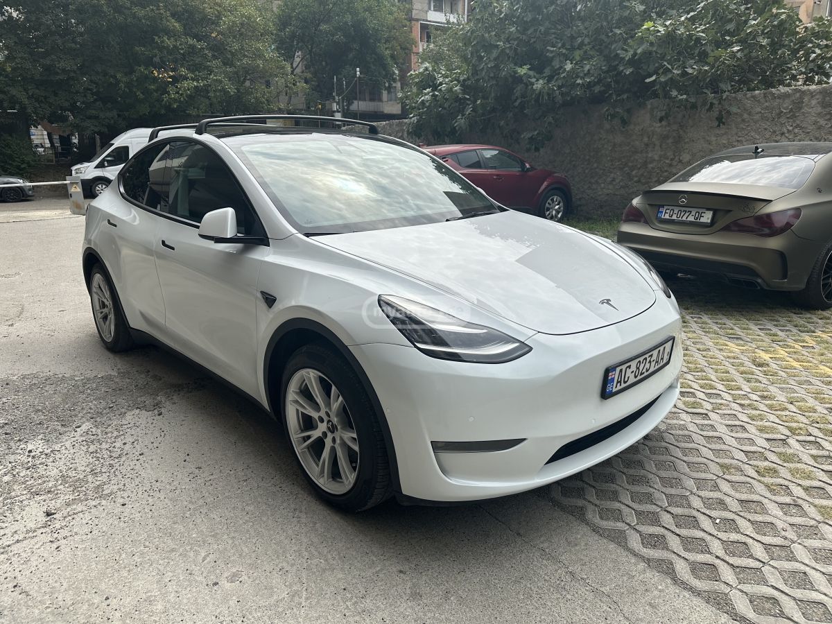 Tesla Model Y 2021 — photo 2