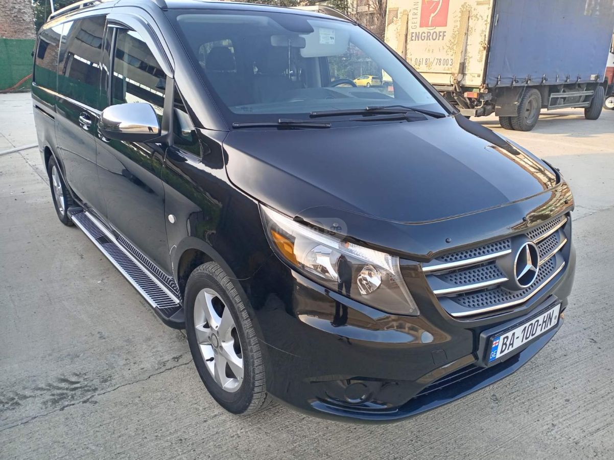 Mercedes-Benz Metris Passenger Van