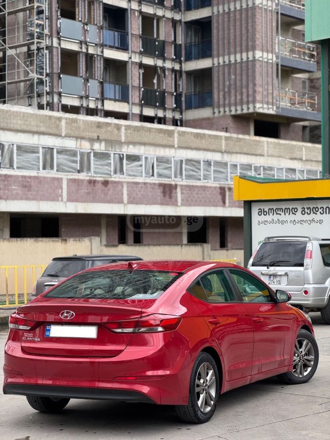 Hyundai Elantra 2018 — photo 2