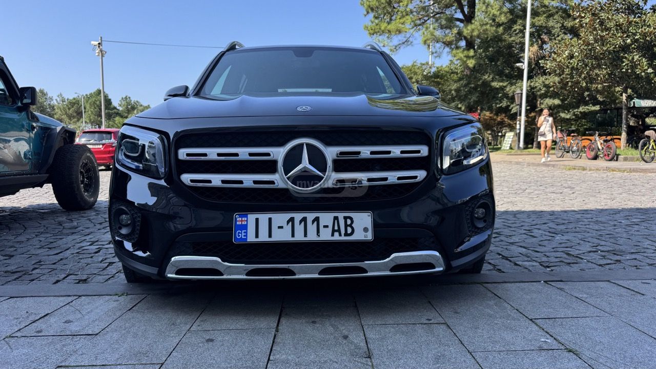 Mercedes-Benz GLB 250 2020 — photo 2