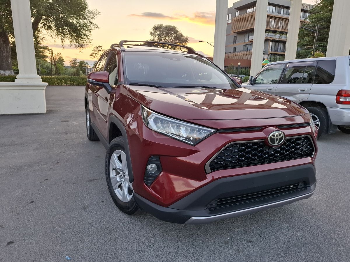 Toyota RAV 4 2020 — photo 2