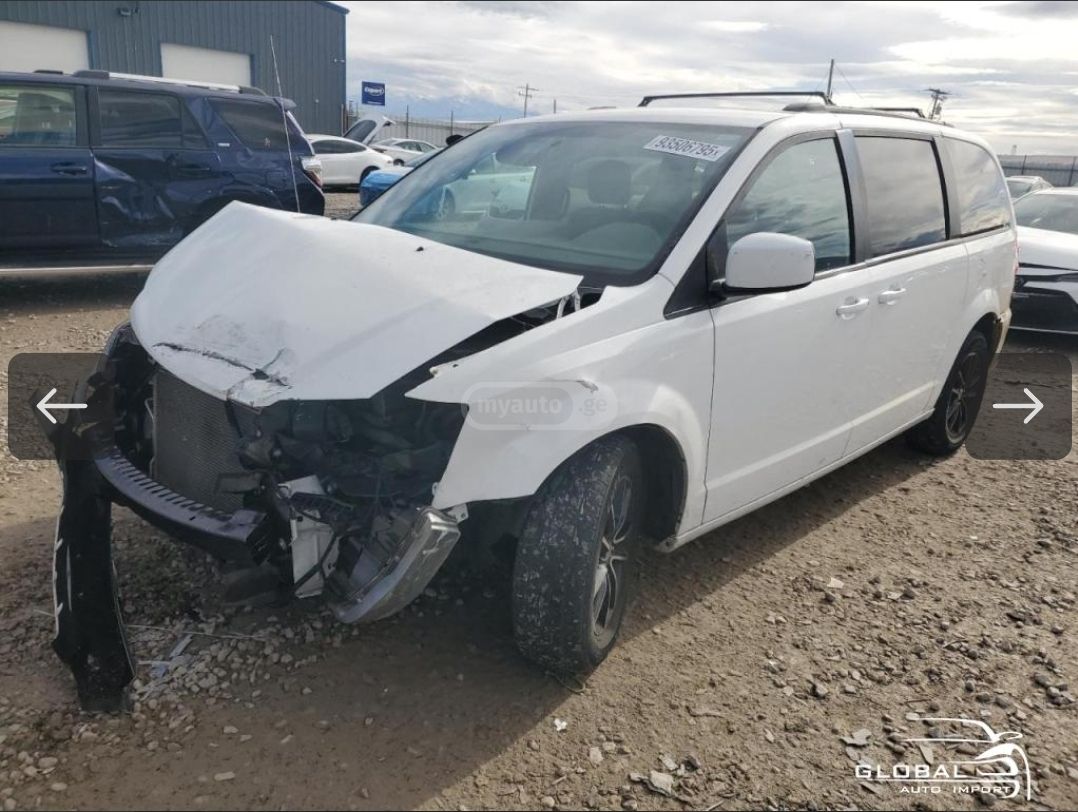 Dodge Caravan 2018 — photo 2