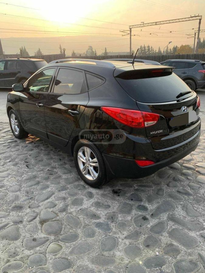 Hyundai Tucson 2012 — photo 2