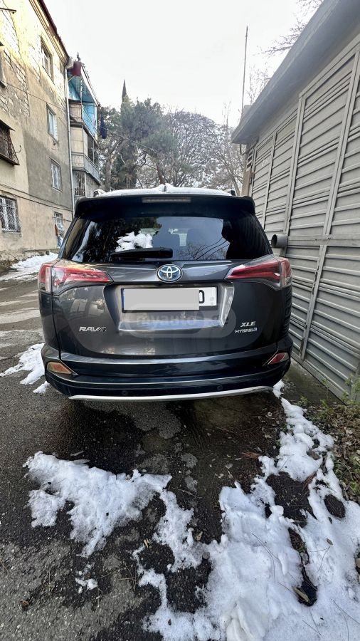 Toyota RAV4 2016 — photo 2