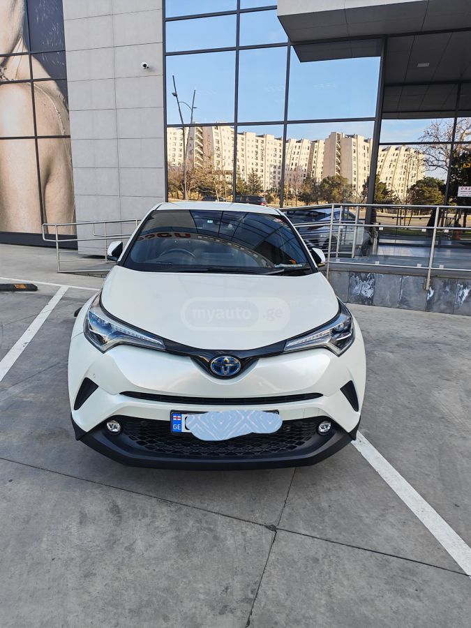 Toyota C-HR 2019 — photo 2