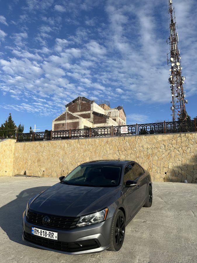 Volkswagen Passat 2019 — photo 2