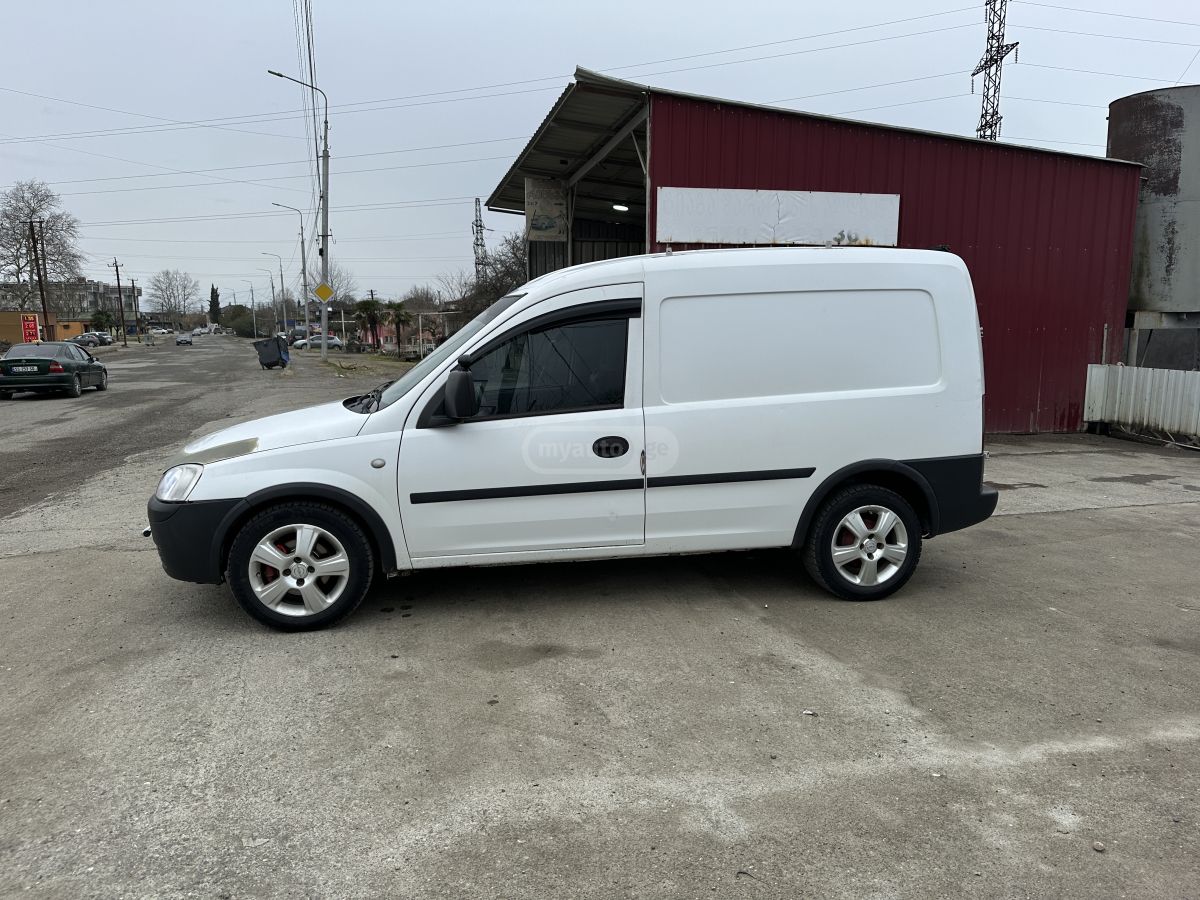 Opel Combo 2006 — photo 2