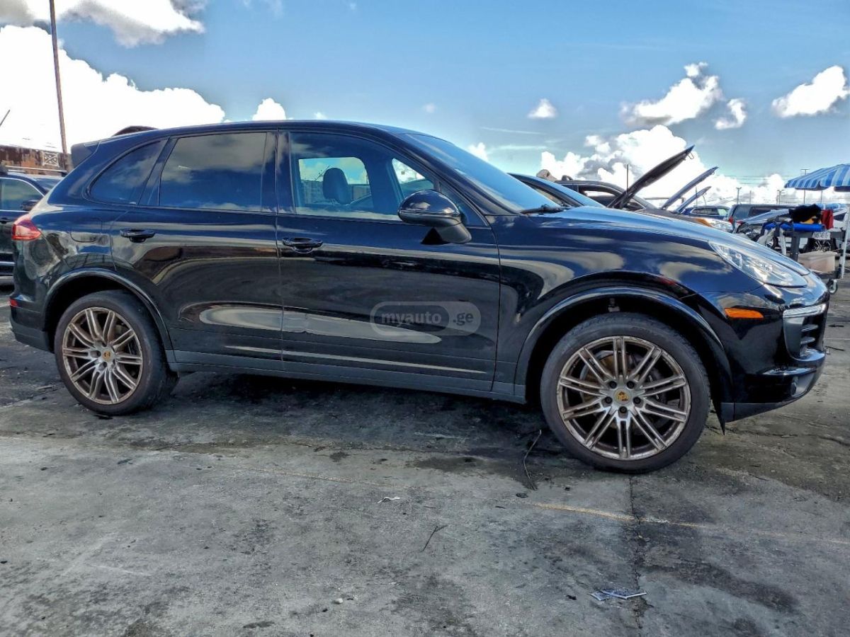 Porsche Cayenne 2018 — photo 2